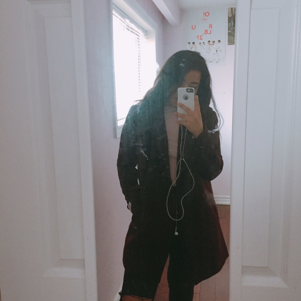 maroon coat